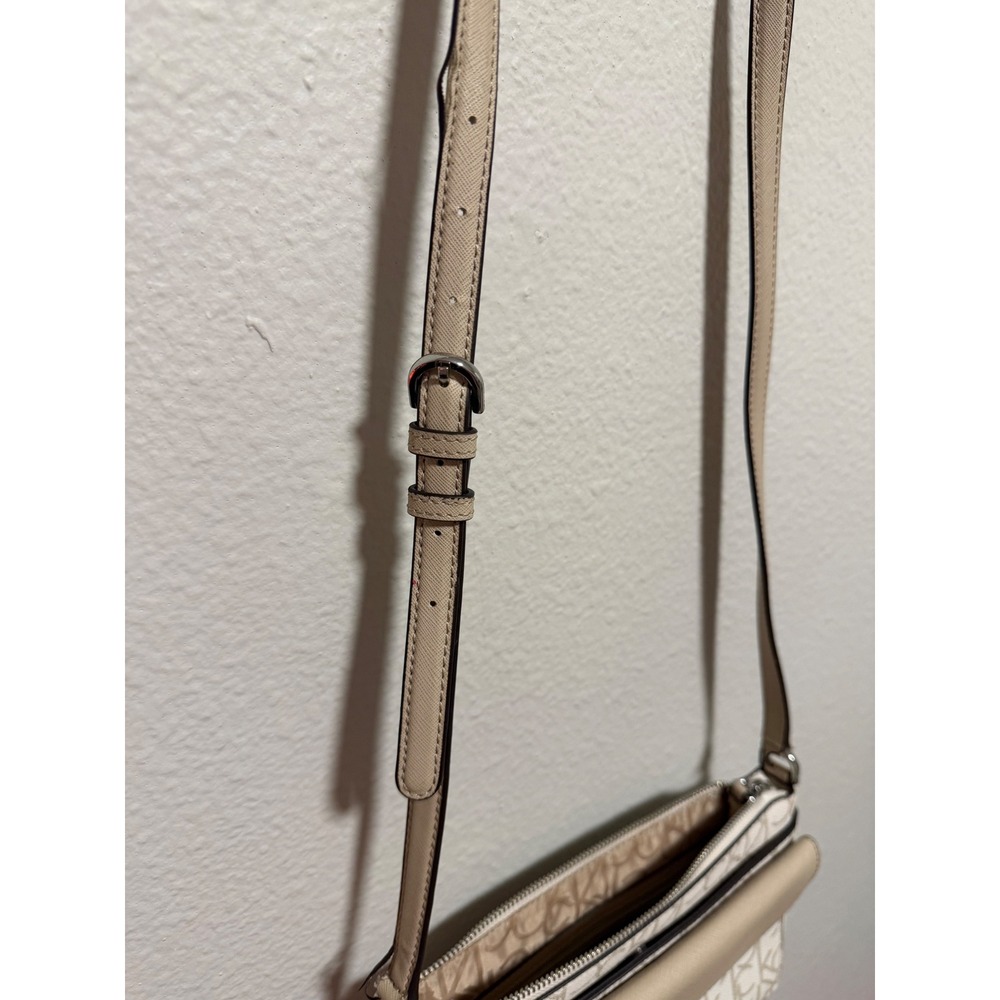Calvin Klein Monogram Crossbody Bag Cream Tan Padlock Detail Zip Top Mens Womens - Picture 3 of 8